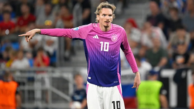 Bayern Munich và Vướng Mắc Khổng Lồ trong Thương Vụ Nick Woltemade: 70 Triệu Euro Có Thể Vẫn Chưa Đủ?