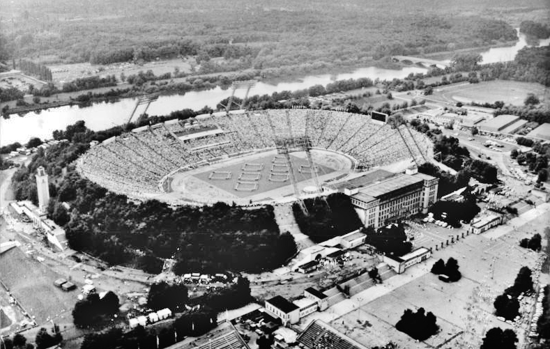 Red Bull Arena Leipzig: Từ Di Tích Lịch Sử Đến Sân Vận Động Hiện Đại Hàng Đầu Châu Âu